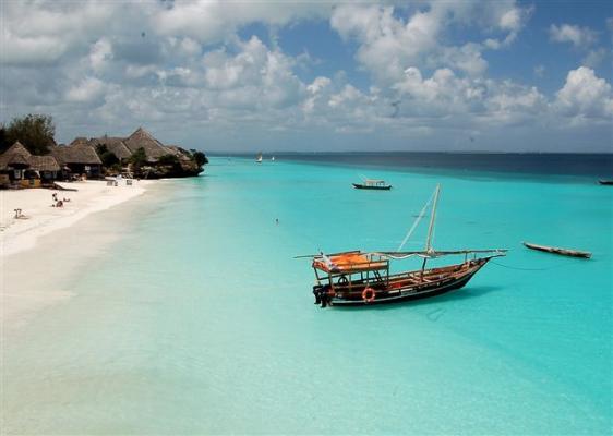 Beach-Scene-Zanzibar-Tanzania-Africa-holiday